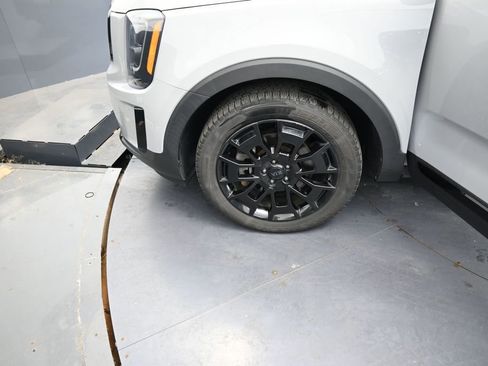 Used 2021 Kia Telluride EX w/ EX Premium Package AWD/4WD image 15