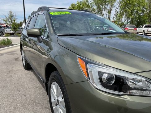 Used 2015 Subaru Outback 2.5i Premium w/ Popular Package #2 AWD/4WD image 11