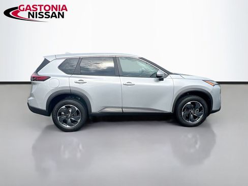 Used 2024 Nissan Rogue SV AWD/4WD image 10