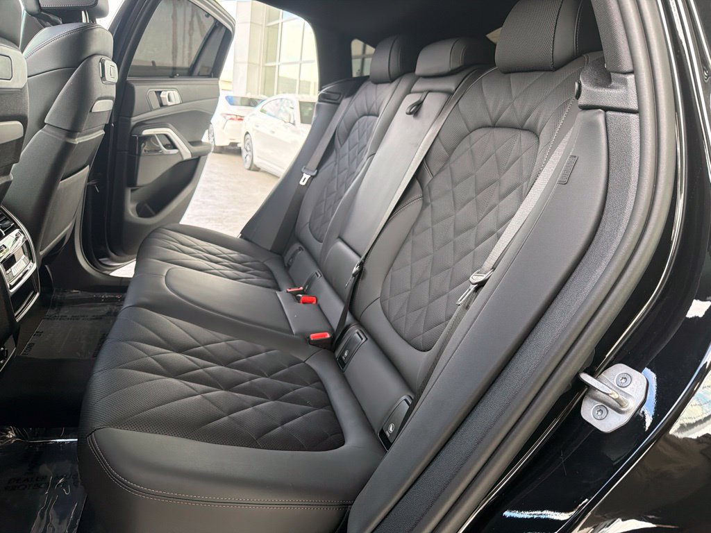 Used 2026 BMW X6 xDrive40i w/ Executive Package AWD/4WD image 14