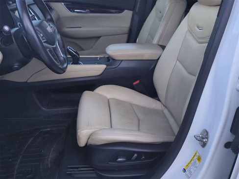 Used 2017 Cadillac XT5 Luxury w/ Driver Awareness Package image 15