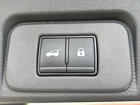 Used 2022 Nissan Rogue Platinum w/ Head-Up Display Package AWD/4WD image 9