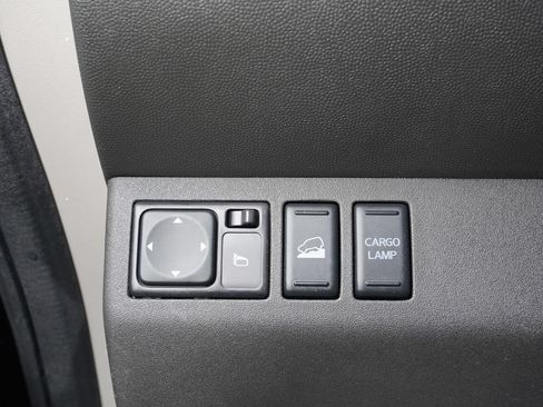 Used 2014 Nissan Frontier SV AWD/4WD image 24