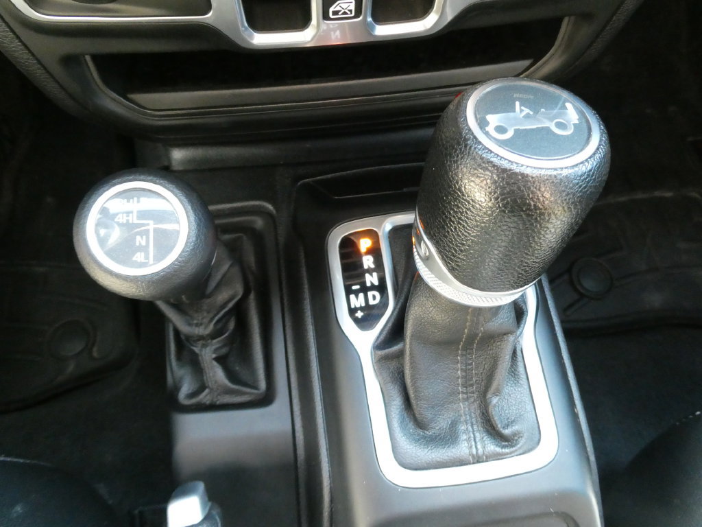 Used 2018 Jeep Wrangler Unlimited Sport S AWD/4WD image 25