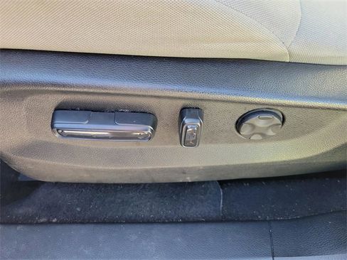 Used 2017 Honda CR-V EX image 12