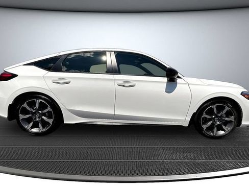 Used 2025 Honda Civic Sport Touring image 4