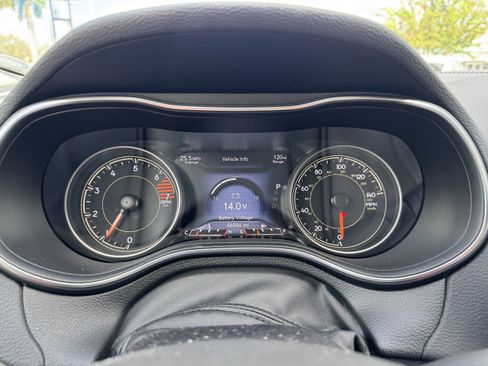 Used 2020 Jeep Cherokee Limited image 30