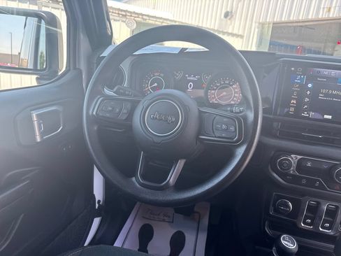 Used 2025 Jeep Wrangler Sport AWD/4WD image 24