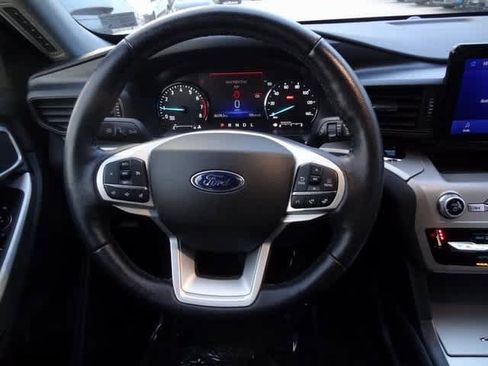 Certified 2022 Ford Explorer XLT w/ Class IV Trailer Tow Package image 15