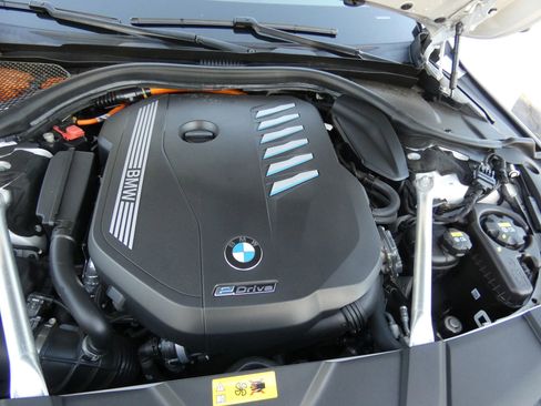 Used 2022 BMW 745e xDrive image 75