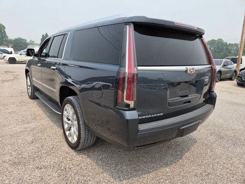Used 2019 Cadillac Escalade ESV Luxury AWD/4WD image 6