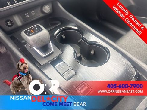 Used 2025 Nissan Rogue SV image 28