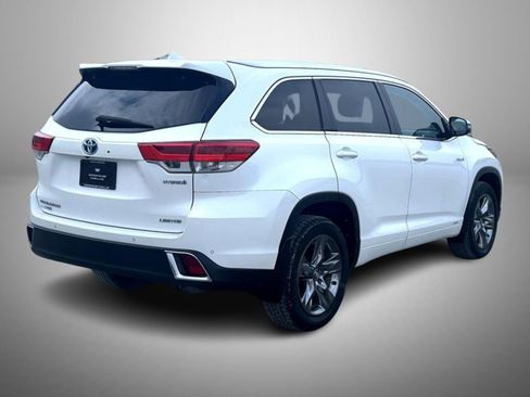 Used 2017 Toyota Highlander Limited Platinum image 5