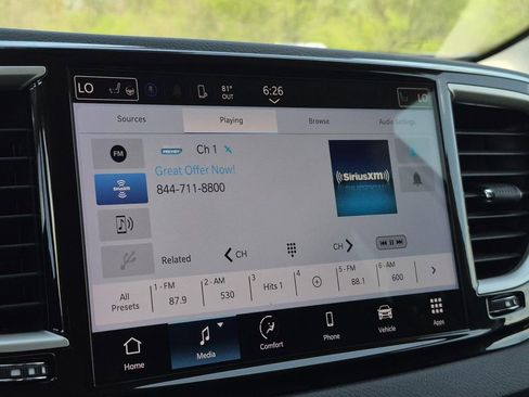 Used 2024 Chrysler Pacifica Touring-L FWD image 26