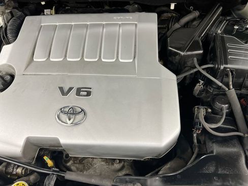 Used 2010 Toyota Venza FWD image 25