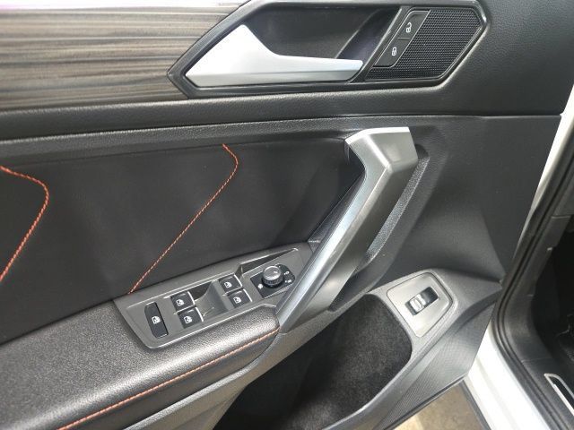 Used 2024 Volkswagen Tiguan Wolfsburg Edition AWD/4WD image 17