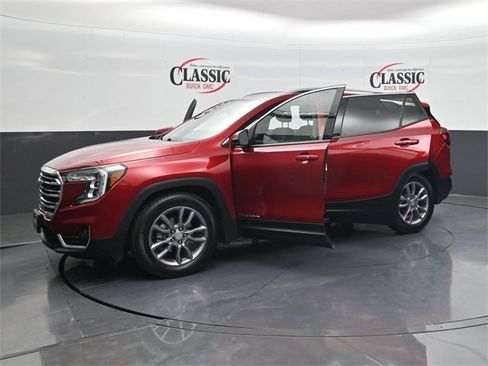 Used 2023 GMC Terrain SLT w/ Infotainment Package II image 34