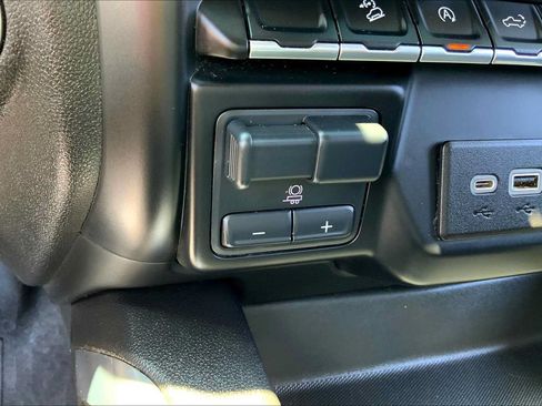 Used 2020 Chevrolet Silverado 1500 RST AWD/4WD image 33