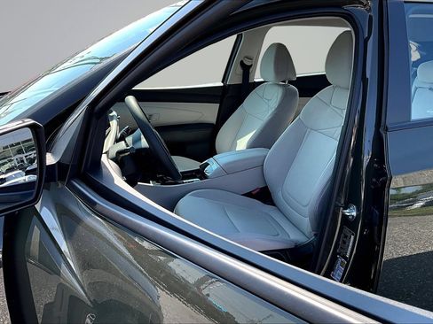 Used 2025 Hyundai Tucson SE FWD image 20