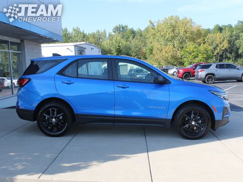 Certified 2024 Chevrolet Equinox LS w/ Driver Confidence II Package image 3