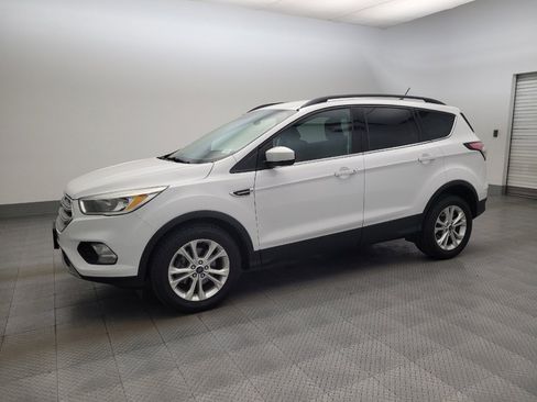 Used 2018 Ford Escape SE w/ SE Sync 3 Package FWD image 2