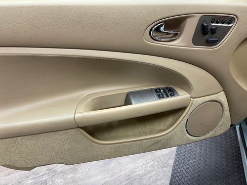 Used 2007 Jaguar XK Convertible image 38