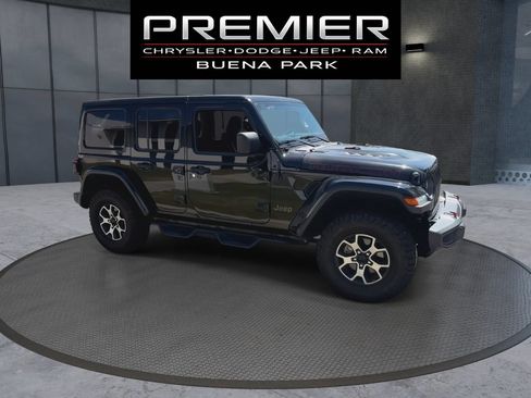 Used 2021 Jeep Wrangler Unlimited Rubicon w/ Safety Group AWD/4WD image 2