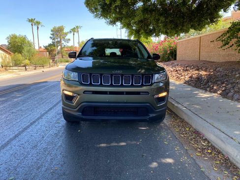 Used 2018 Jeep Compass Sport AWD/4WD image 3