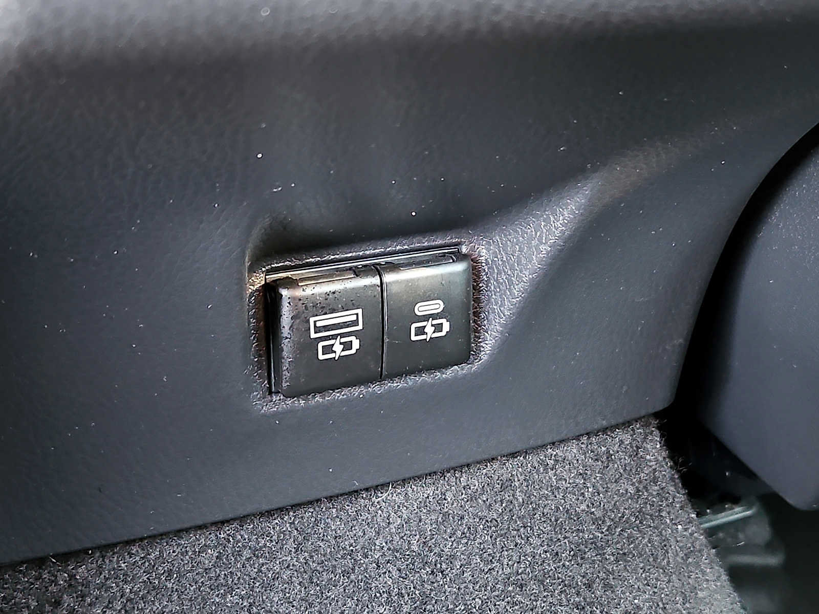 Used 2025 Toyota Camry SE w/ Convenience Package FWD image 27