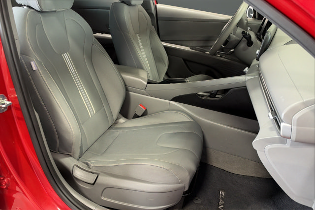Used 2021 Hyundai Elantra SEL FWD image 23