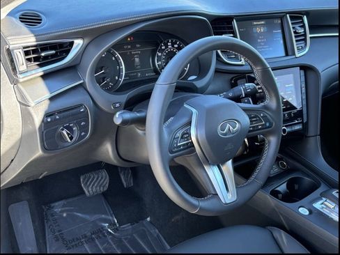 New 2025 INFINITI QX50 Pure image 12