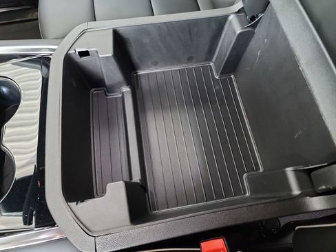 New 2026 Chevrolet Suburban Premier w/ Sun And Tow Package image 32