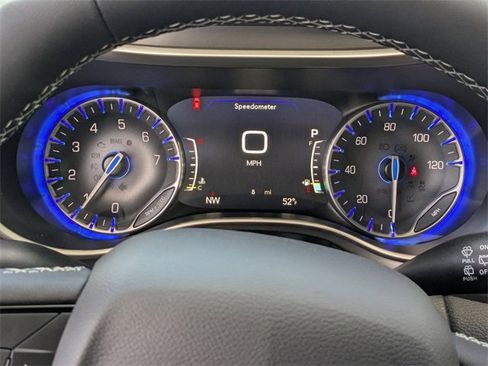 New 2026 Chrysler Pacifica Select image 17