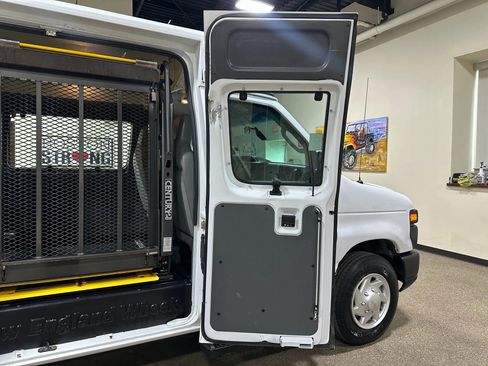 Used 2013 Ford E-150 and Econoline 150 w/ PWR Group image 31