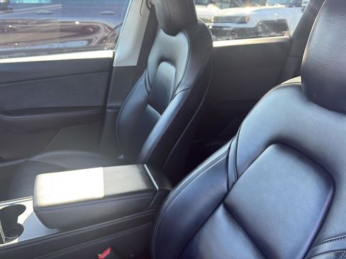 Used 2022 Tesla Model Y Long Range AWD/4WD image 21