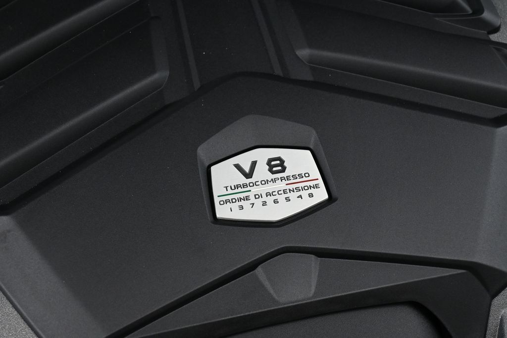 Used 2024 Lamborghini Urus Performante AWD/4WD image 38