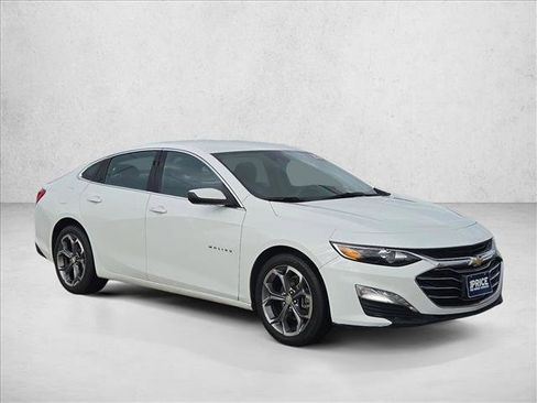 Used 2023 Chevrolet Malibu LT w/ Driver Confidence Package image 3