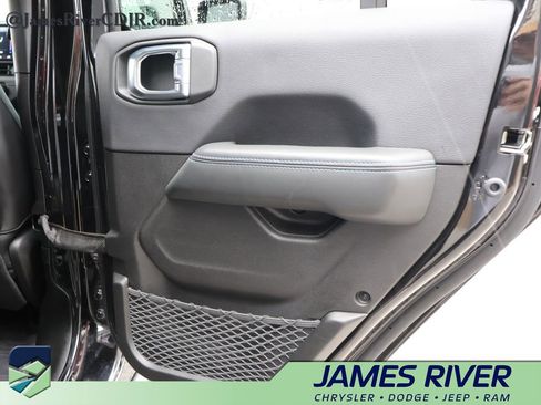 Used 2025 Jeep Wrangler Unlimited Rubicon 4xe w/ Safety Group AWD/4WD image 11
