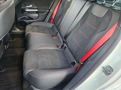 Used 2025 Mercedes-Benz GLA 35 AMG 4MATIC image 18