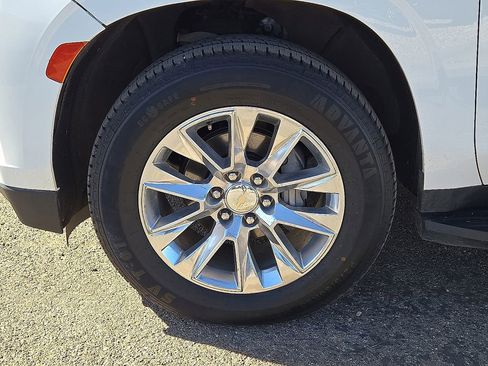 Used 2023 Chevrolet Suburban Premier image 11