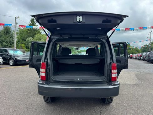 Used 2010 Jeep Liberty Sport w/ Popular Equipment Group AWD/4WD image 9