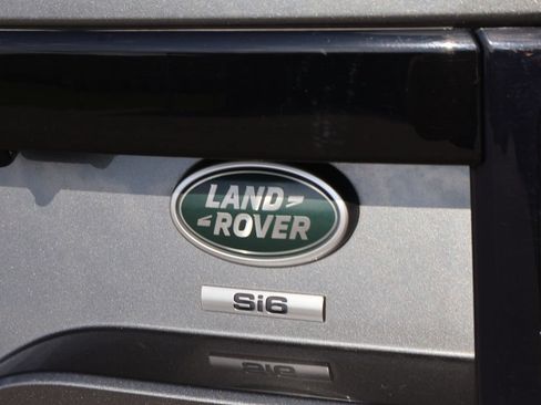 Used 2019 Land Rover Discovery SE AWD/4WD image 9