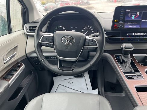 Certified 2023 Toyota Sienna XLE image 15