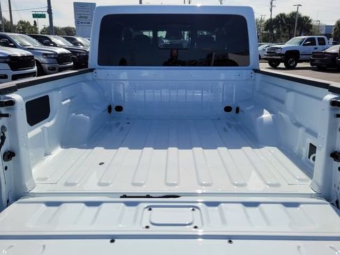 Used 2026 Jeep Gladiator Sport image 7