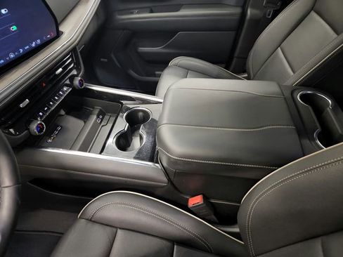 Used 2025 Chevrolet Tahoe Premier RWD image 21