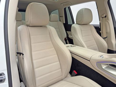 Used 2023 Mercedes-Benz GLS 450 4MATIC image 39
