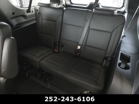 Used 2026 Chevrolet Suburban Z71 w/ Comfort Package AWD/4WD image 38