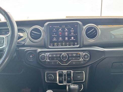Used 2022 Jeep Wrangler Unlimited Sahara w/ LED Lighting Group AWD/4WD image 21