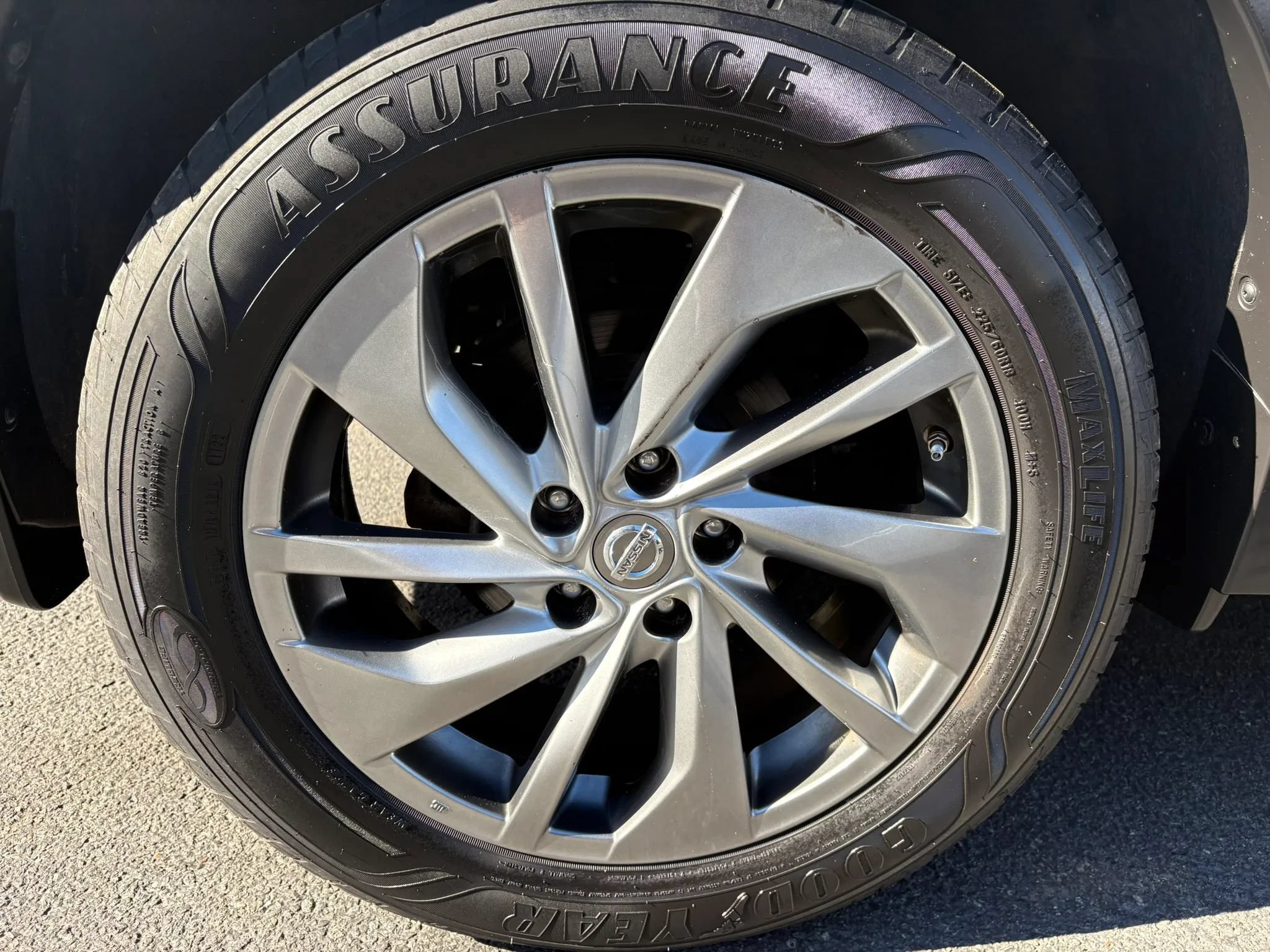 Used 2015 Nissan Rogue SL AWD/4WD image 29