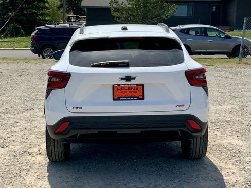 New 2026 Chevrolet Trax RS w/ Sunroof Package FWD image 4